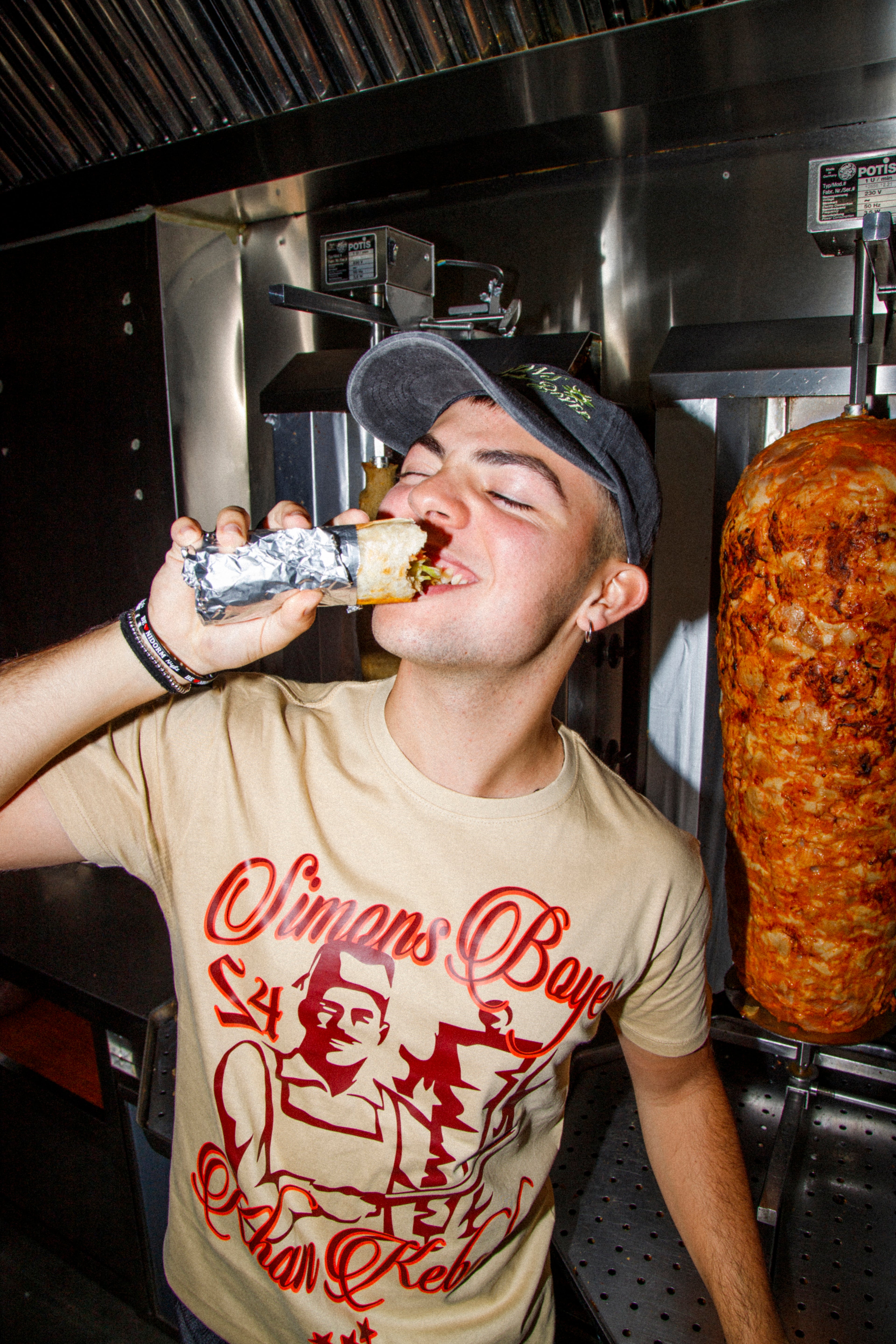 Simons Boyer X Khan Kebab (Limitado)